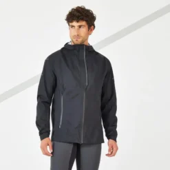 CHAQUETA RUNNING HOMBRE IMPERMEABLE CORTAVIENTO - KIPRUN RAIN+ NEGRO