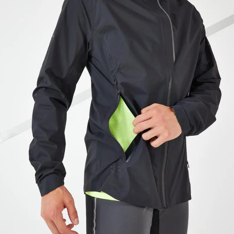 CHAQUETA RUNNING HOMBRE IMPERMEABLE CORTAVIENTO - KIPRUN RAIN+ NEGRO - Imagen 4