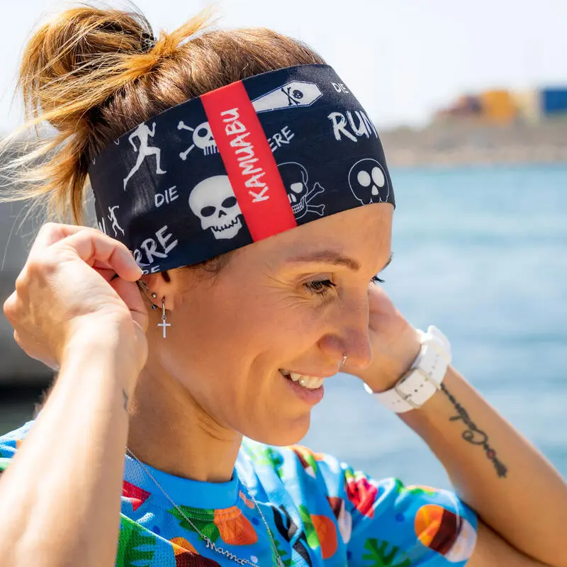 Cinta Para La Cabeza HEADBAND #CORREOMUERE Unisex KAMUABU Negra Corte Láser - Imagen 2
