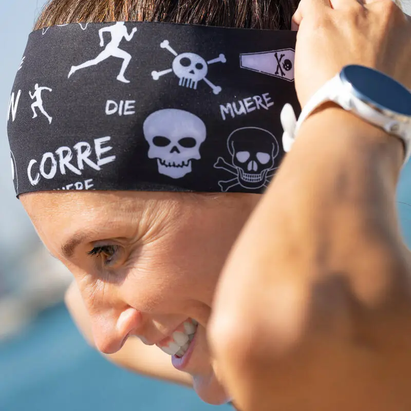Cinta Para La Cabeza HEADBAND #CORREOMUERE Unisex KAMUABU Negra Corte Láser - Imagen 4