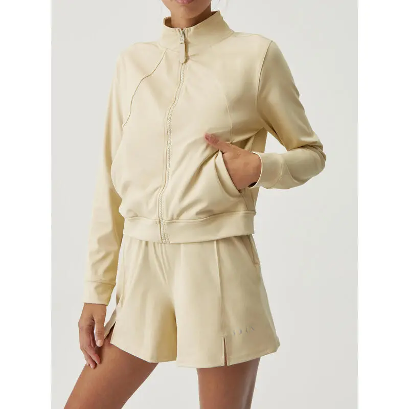 Born Living Yoga Shorts Deportivos De Mujer En Tejido Performance - Imagen 3