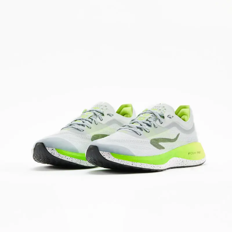 ZAPATILLAS RUNNING HOMBRE - KIPRUN KD500 2 GRIS AMARILLO - Imagen 2