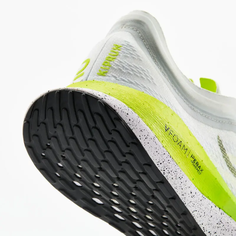 ZAPATILLAS RUNNING HOMBRE - KIPRUN KD500 2 GRIS AMARILLO - Imagen 4